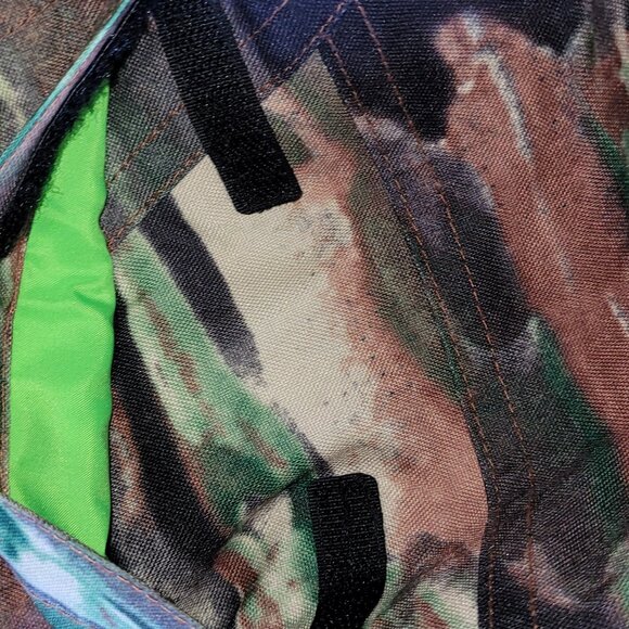 Boys LG Volcom snowboard pants - Picture 9 of 13